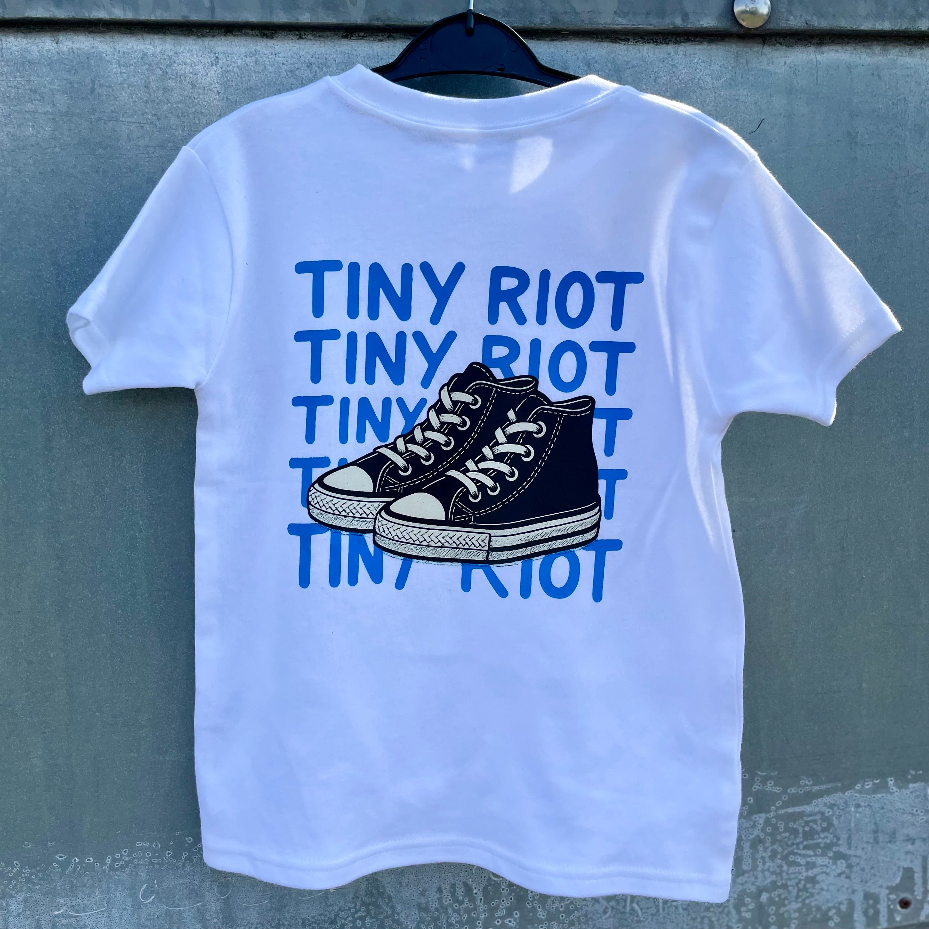 'TINY RIOT KICKS' TEE
